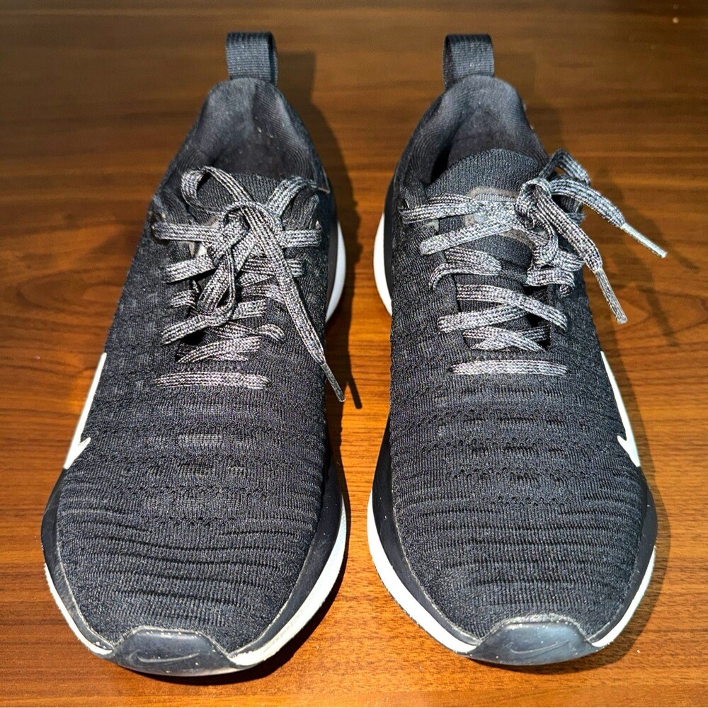 Nike ReactX Infinity Run 4 Women’s Low Top FlyKnit Black/White DR2665-001 size 7